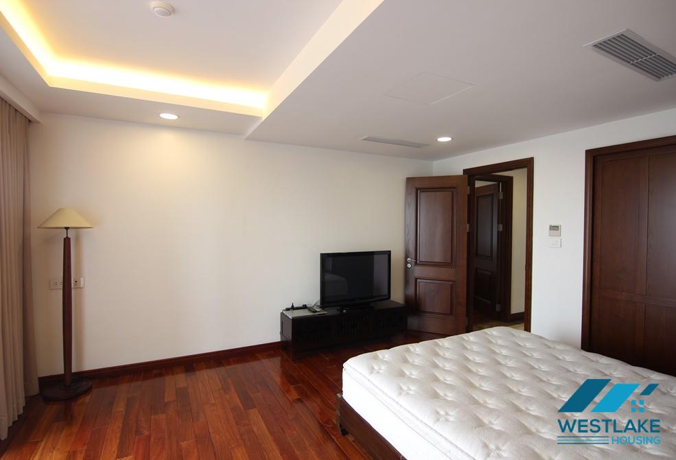 Nice serviced apartment (8th floor) for rent in Xuan Dieu st, Tay Ho