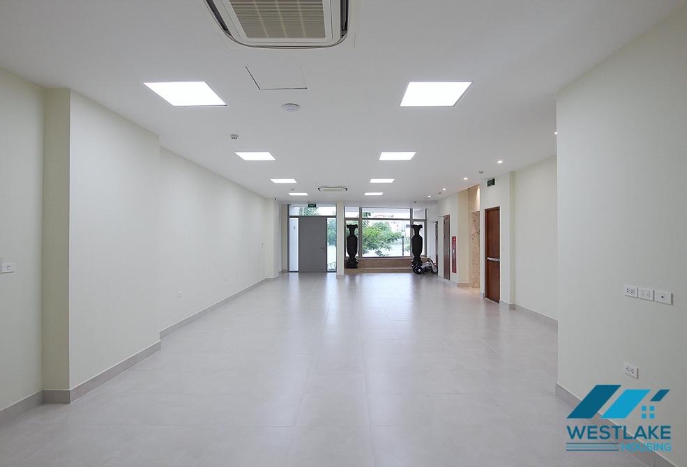 Lake view an office for rent in Quang An st, Tay Ho