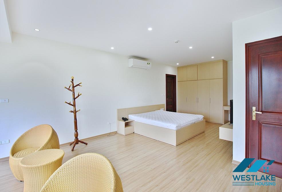 A brand new 1 bedroom apartment with lake view for rent in Quang An, Tay Ho