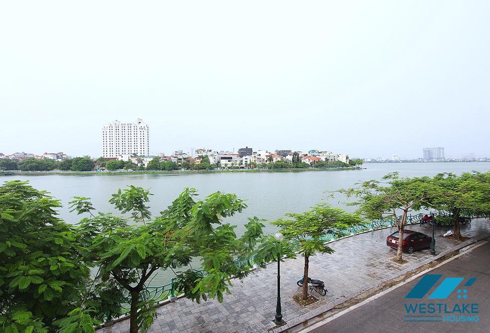 A brand new 1 bedroom apartment with lake view for rent in Quang An, Tay Ho