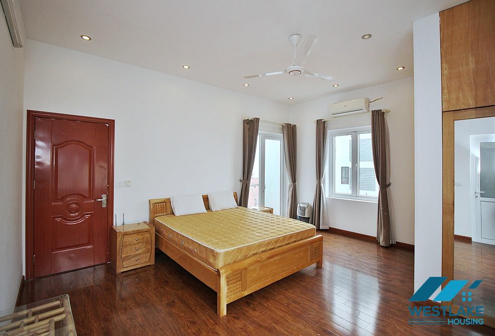 A good price 2 bedroom apartment in Tu hoa, Tay ho