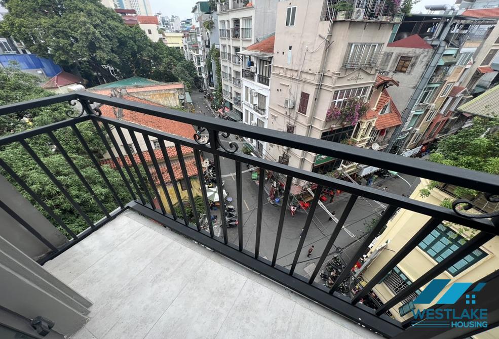 Brand new 2 bedroom apartment for rent in Truc Bach street , Ba Dinh