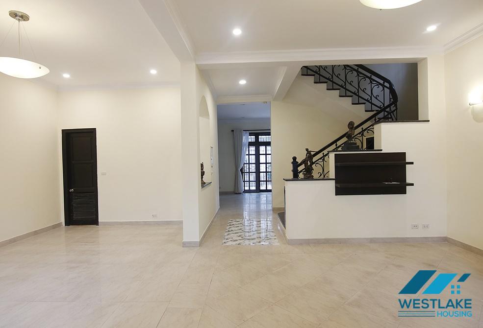 Beautifull house with unfurnitures for rent in D2 Block, Ciputra Ha Noi