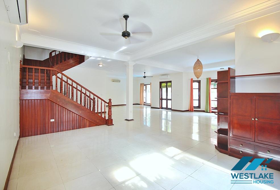 Swimming pool and garden villa with 5 bedroom in To ngoc van, Tay ho