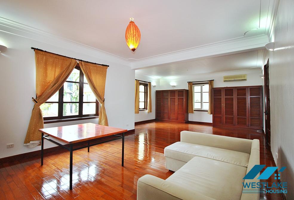 Swimming pool and garden villa with 5 bedroom in To ngoc van, Tay ho