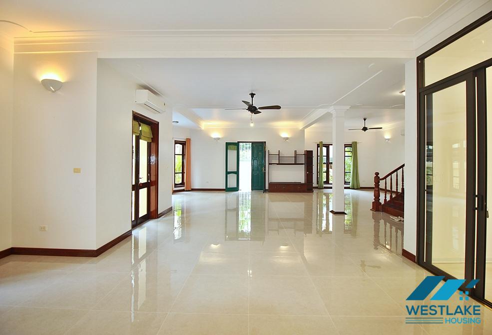 Swimming pool and garden villa with 5 bedroom in To ngoc van, Tay ho