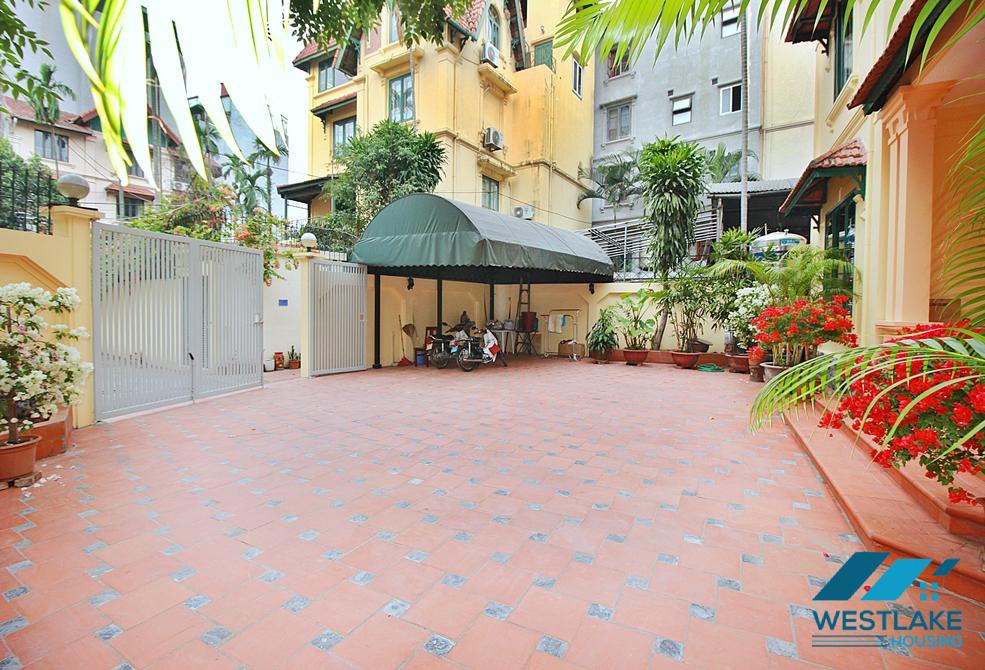 Swimming pool and garden villa with 5 bedroom in To ngoc van, Tay ho