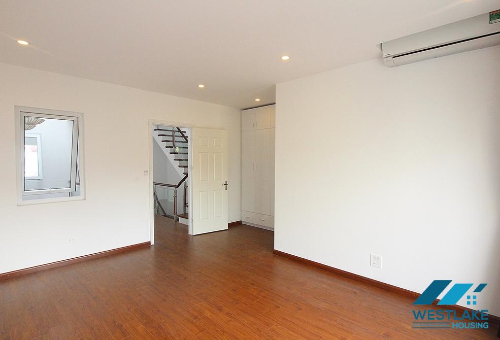 Unfurnished 5 beds house for rent in Dang Thai Mai st, Tay Ho