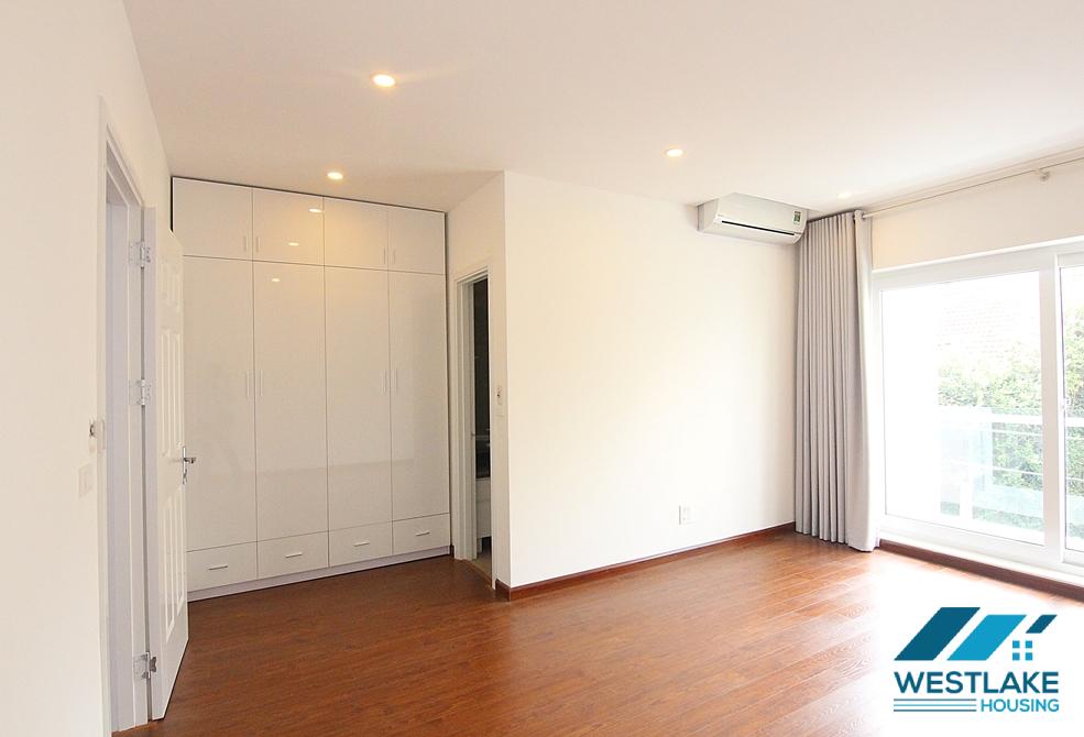 Unfurnished 5 beds house for rent in Dang Thai Mai st, Tay Ho