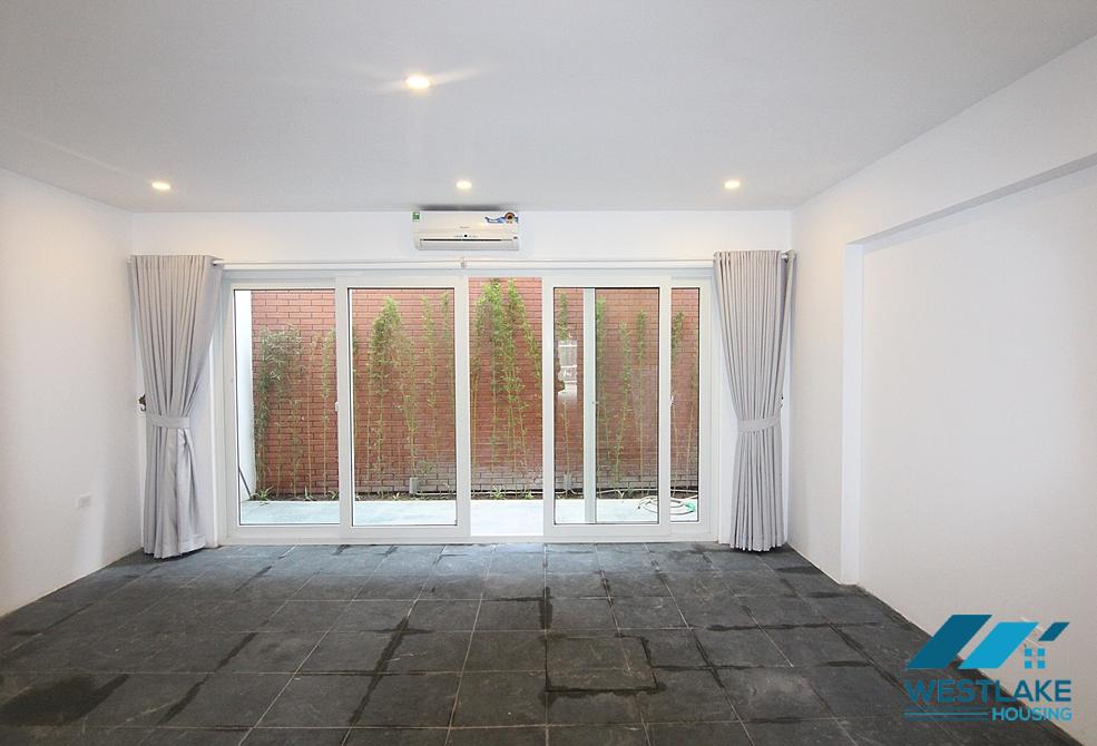 Unfurnished 5 beds house for rent in Dang Thai Mai st, Tay Ho