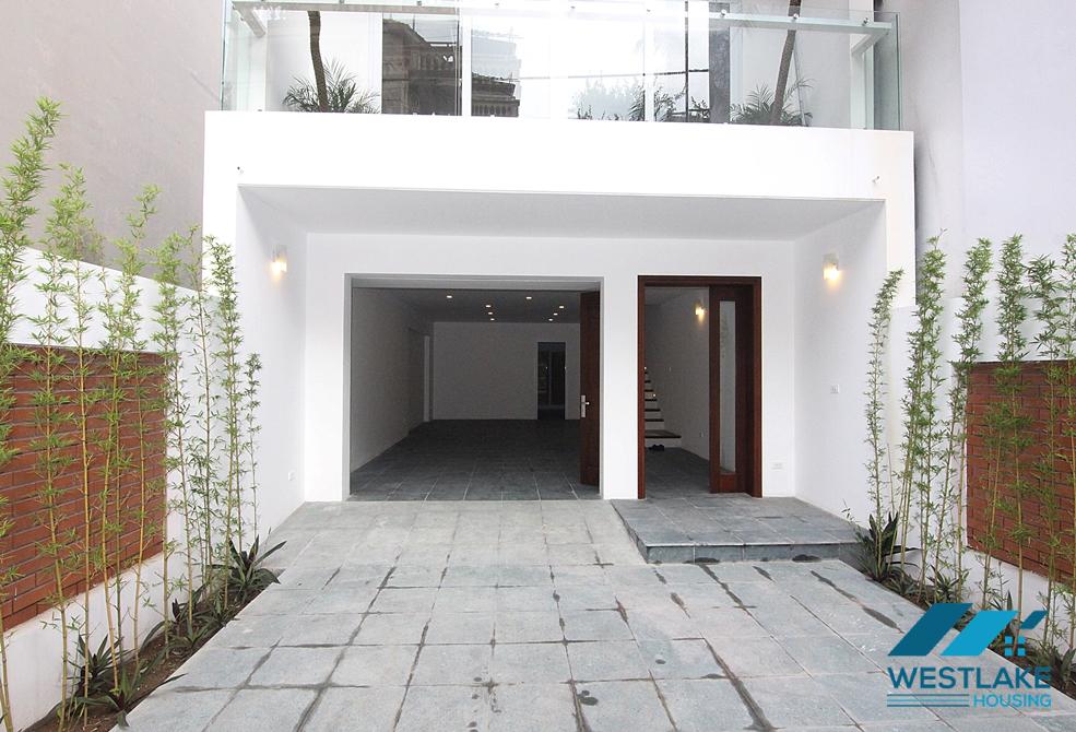 Unfurnished 5 beds house for rent in Dang Thai Mai st, Tay Ho