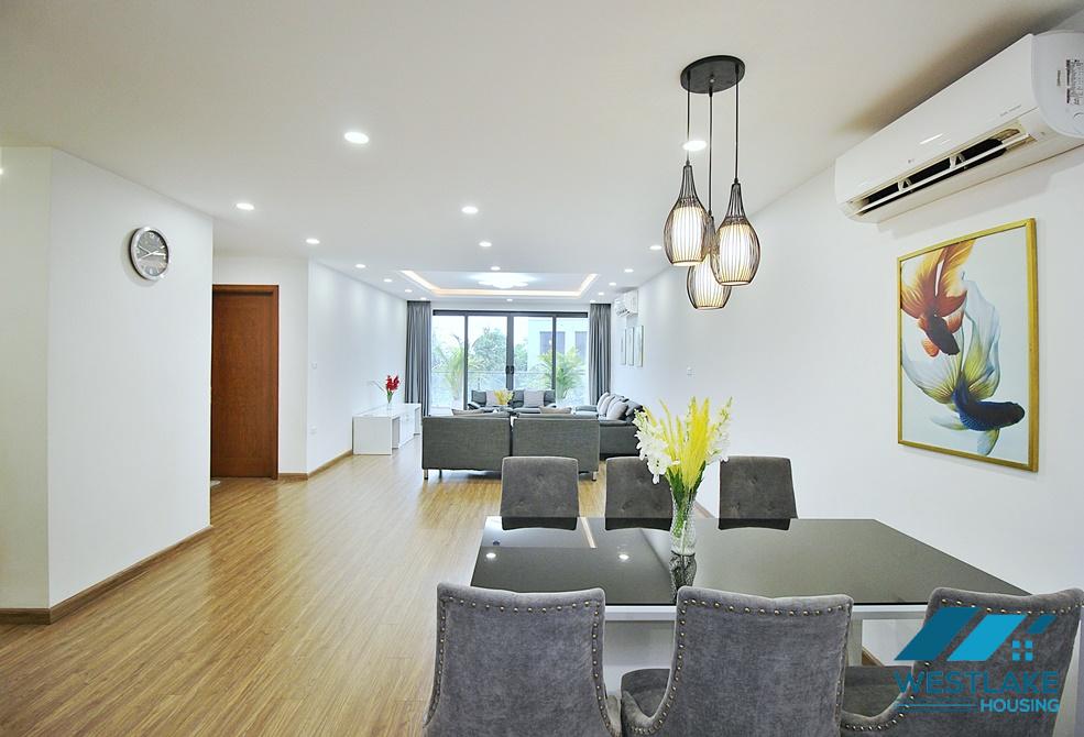 Big size apartment on the 3rd floor for rent in Tay Ho, Ha Noi