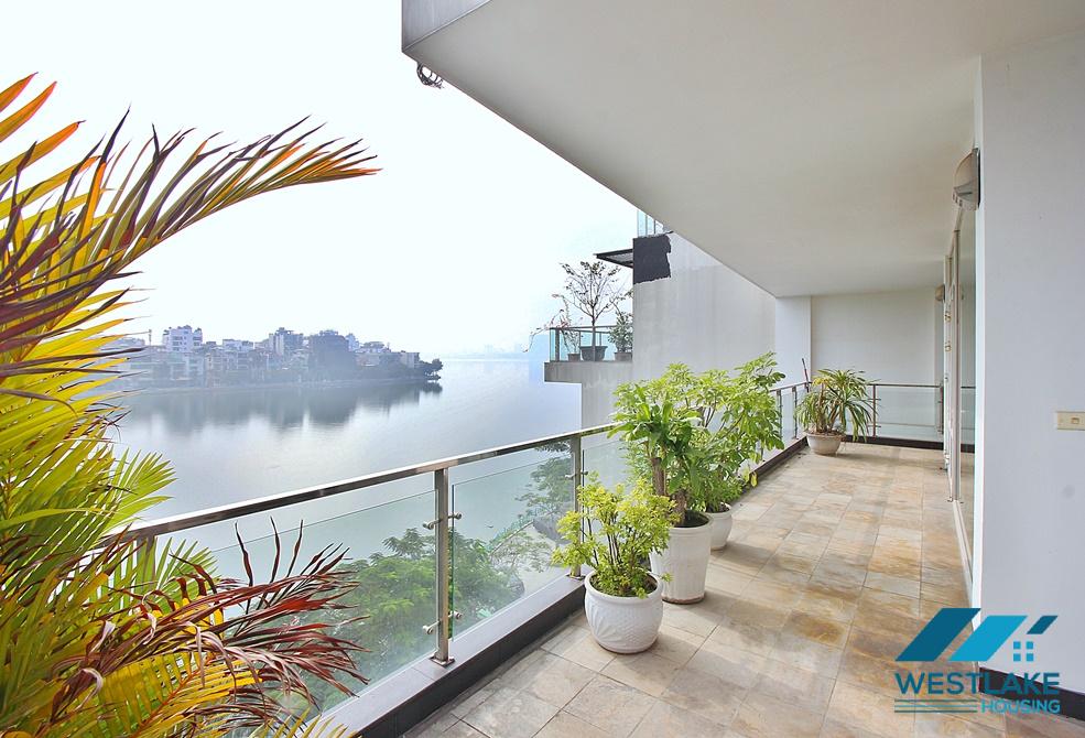 High quality 3 bedroom apartment with lake view in Quang An, Tay Ho