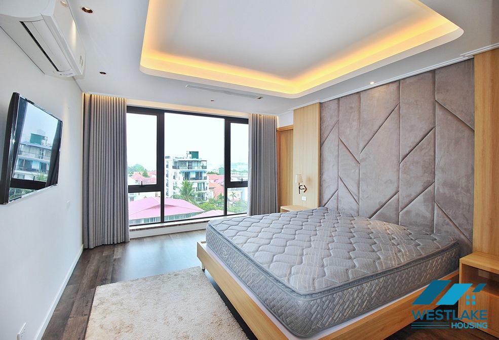 Lake view 3 bedrooms apartment with huge balcony for rent in To Ngoc Van st, Tay Ho