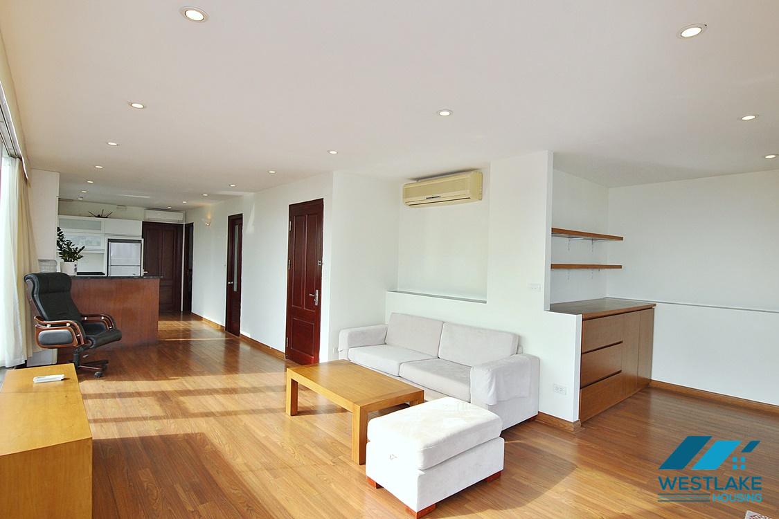 A nice serviced apartment with balcony for rent in Quang An