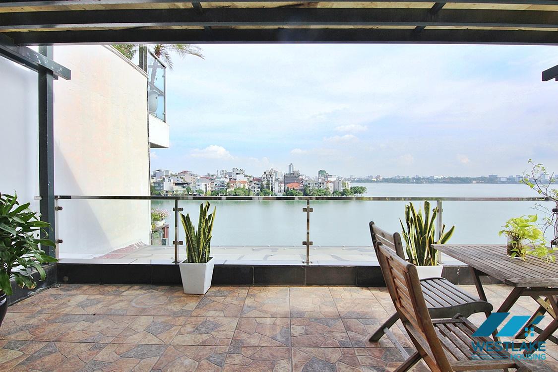 A nice serviced apartment with balcony for rent in Quang An