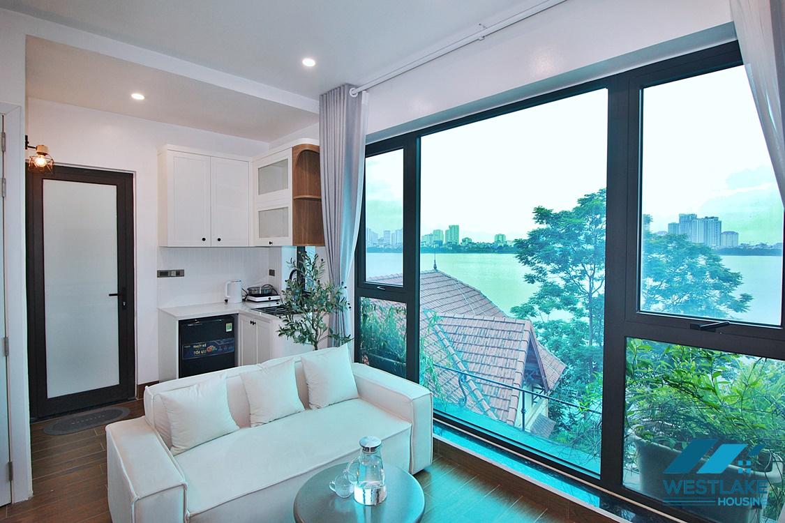 Brand new apartment with lake view in Dang Thai Mai st.