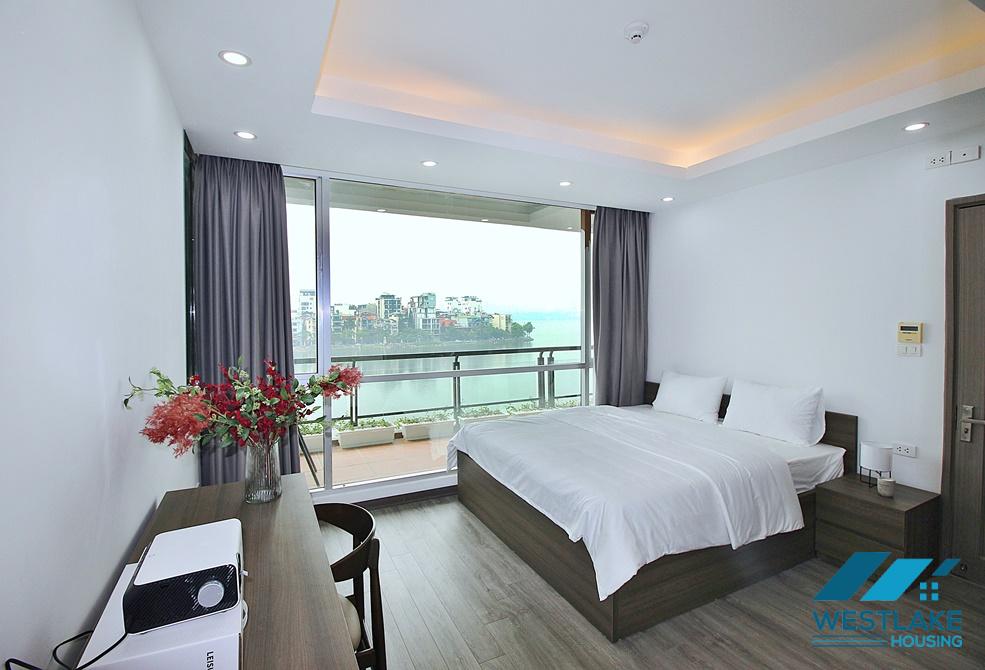 Lake view 02 bedrooms apartment (5th floor) for rent in Quang An st, Tay Ho