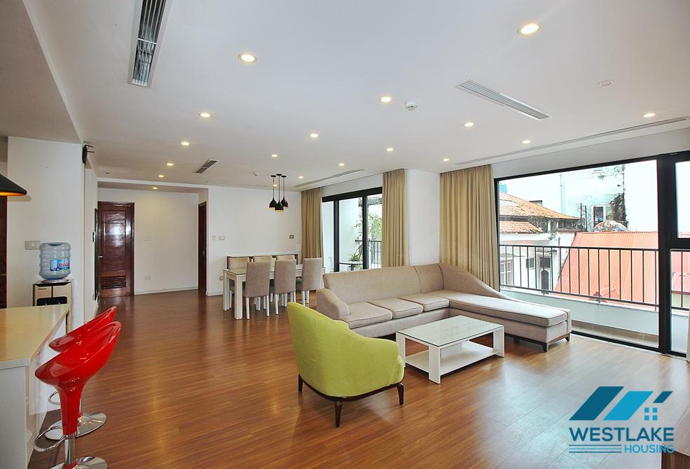 Bright and spacious 4beds apartment for rent in Tay Ho, Ha Noi