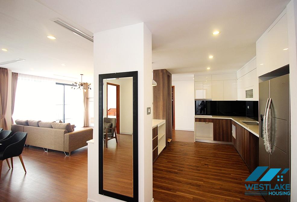 High-floor four bedrooms apartment for rent in Tay Ho, Ha Noi