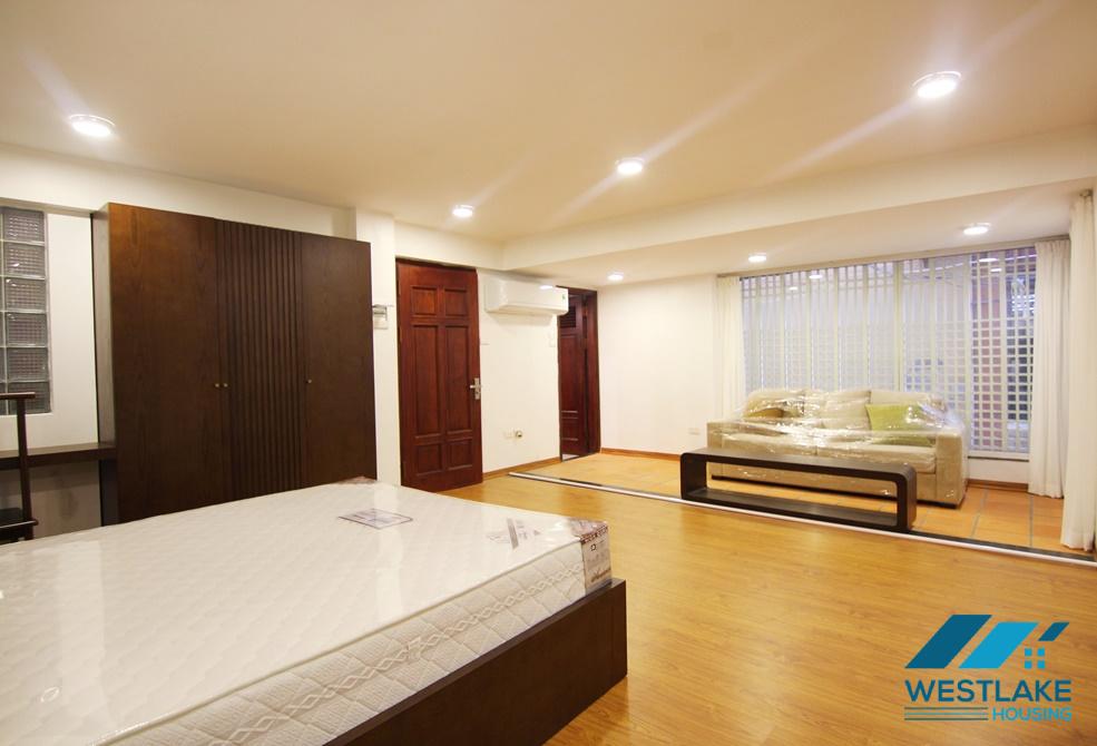 A nice studio for rent in Nhat chieu, Tay ho