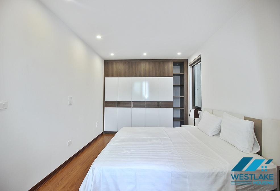 Bright 2 bedrooms apartment for rent in Tay Ho area, Ha Noi