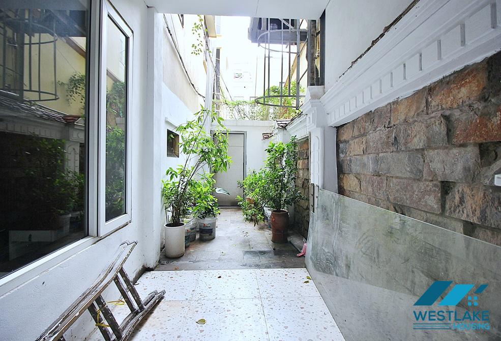 A good 2 bedroom apartment in Quang an, Tay ho