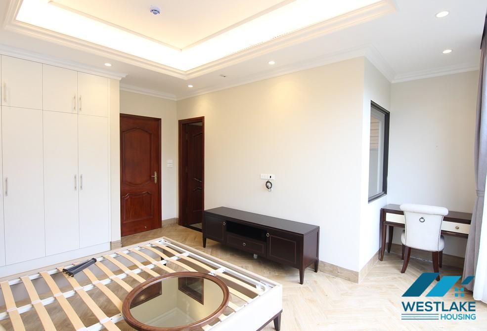 A luxury 1 bedroom apartment for rent on Yen Phu Street