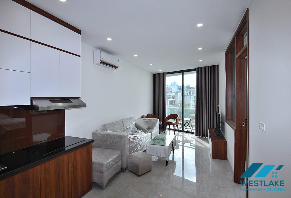 Newly renovated apartment with lake view balcony in Yen Phu, Tay Ho