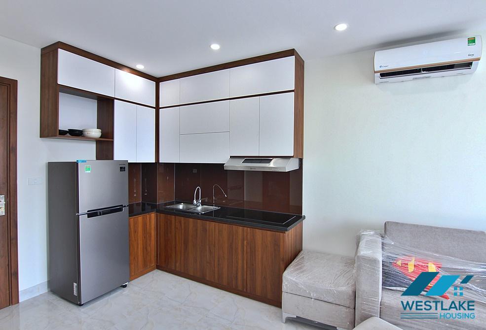 Newly renovated apartment with lake view balcony in Yen Phu, Tay Ho