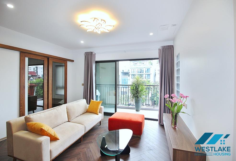 Lake view and brand new 1 bedroom and 1 working room for rent in Tay Ho, Ha Noi