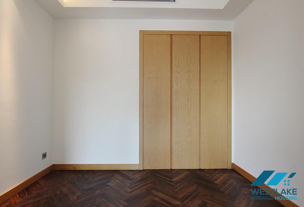 A spacious high quality 3 bedroom apartment in To ngoc van, Tay ho