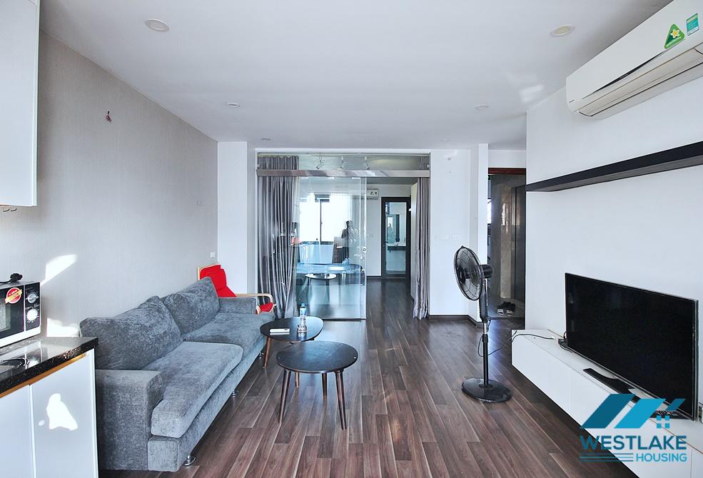 Nice and good price apartment for rent in alley 31 Xuan Dieu st, Tay Ho