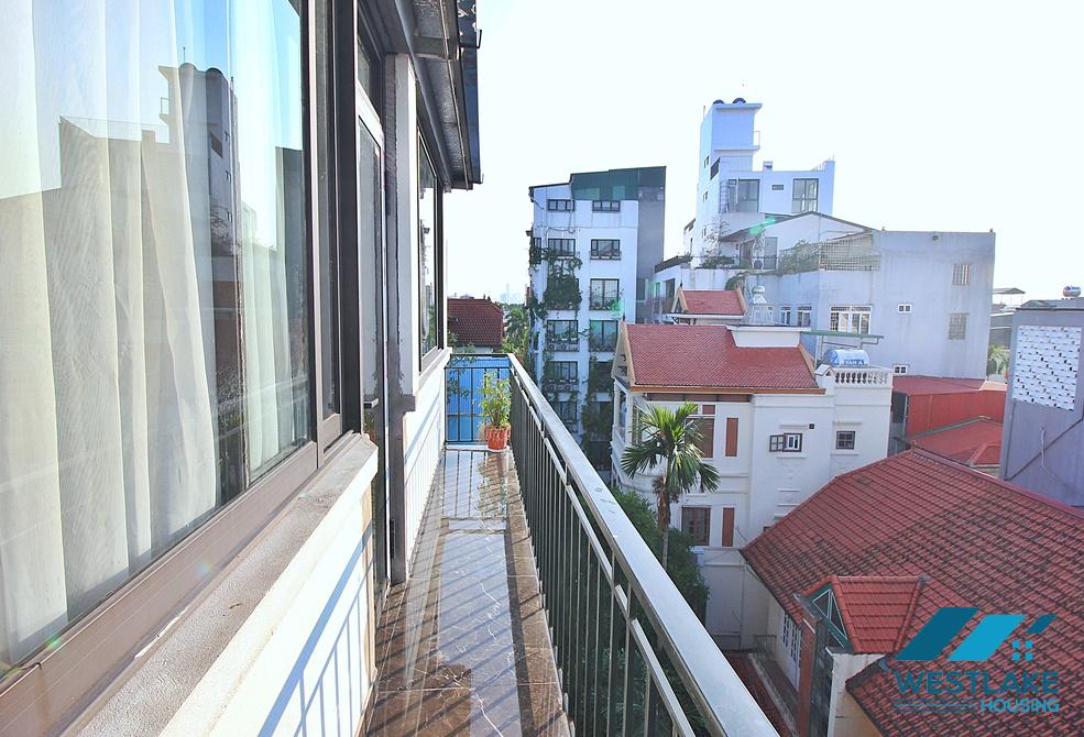 Nice and good price apartment for rent in alley 31 Xuan Dieu st, Tay Ho