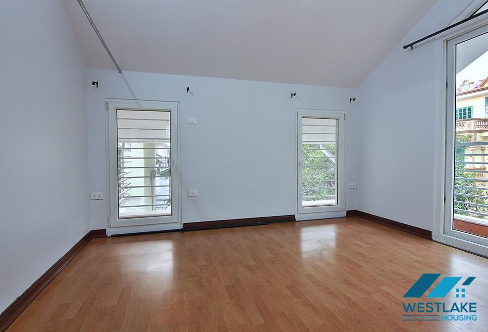 Renovated coner 4 bedrooms house for rent in Dang Thai Mai st, Tay Ho