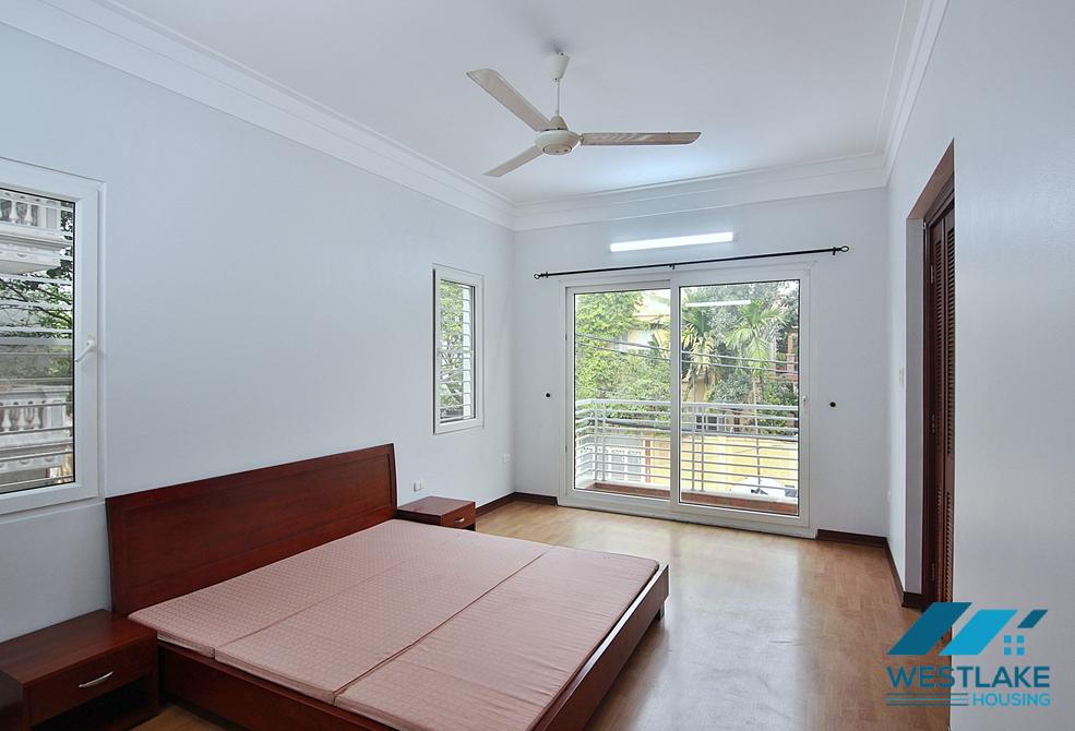 Renovated coner 4 bedrooms house for rent in Dang Thai Mai st, Tay Ho