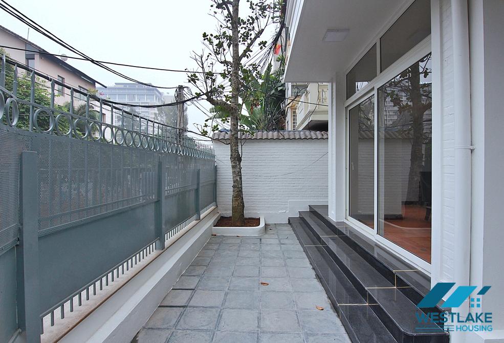 Renovated coner 4 bedrooms house for rent in Dang Thai Mai st, Tay Ho