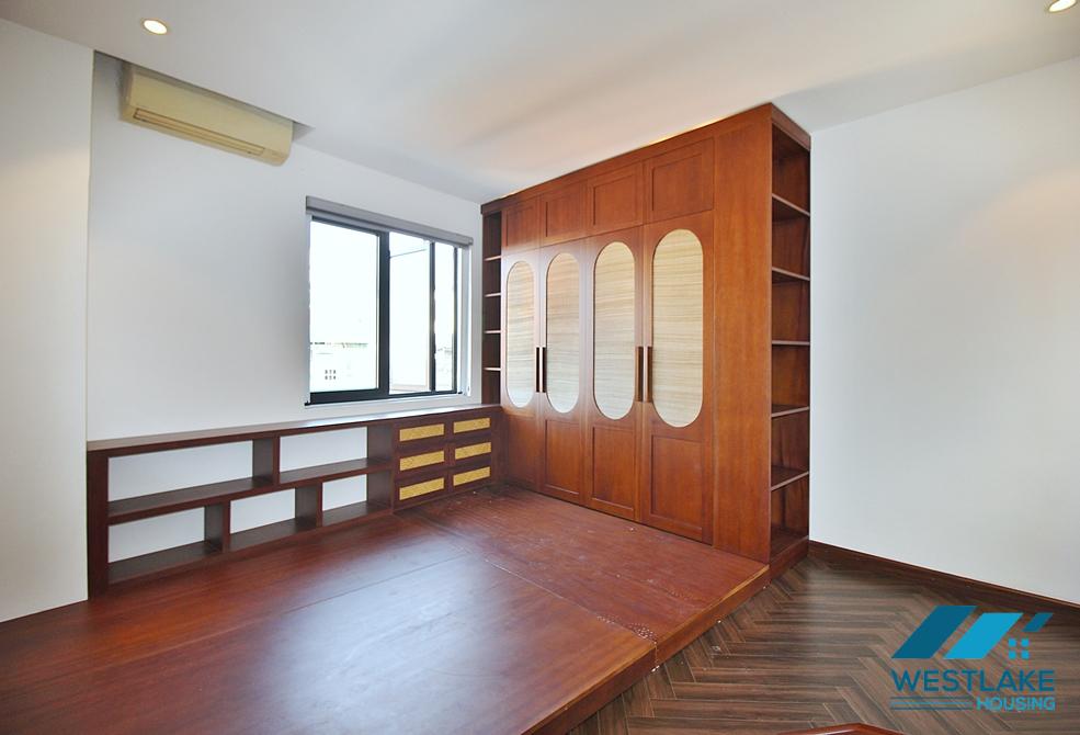 Lake view 2 bedrooms appartment with huge balcony for rent in Tu Hoa st, Tay Ho