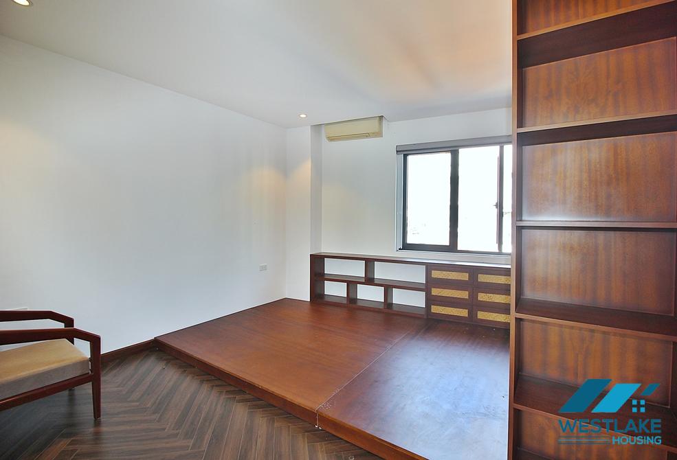 Lake view 2 bedrooms appartment with huge balcony for rent in Tu Hoa st, Tay Ho