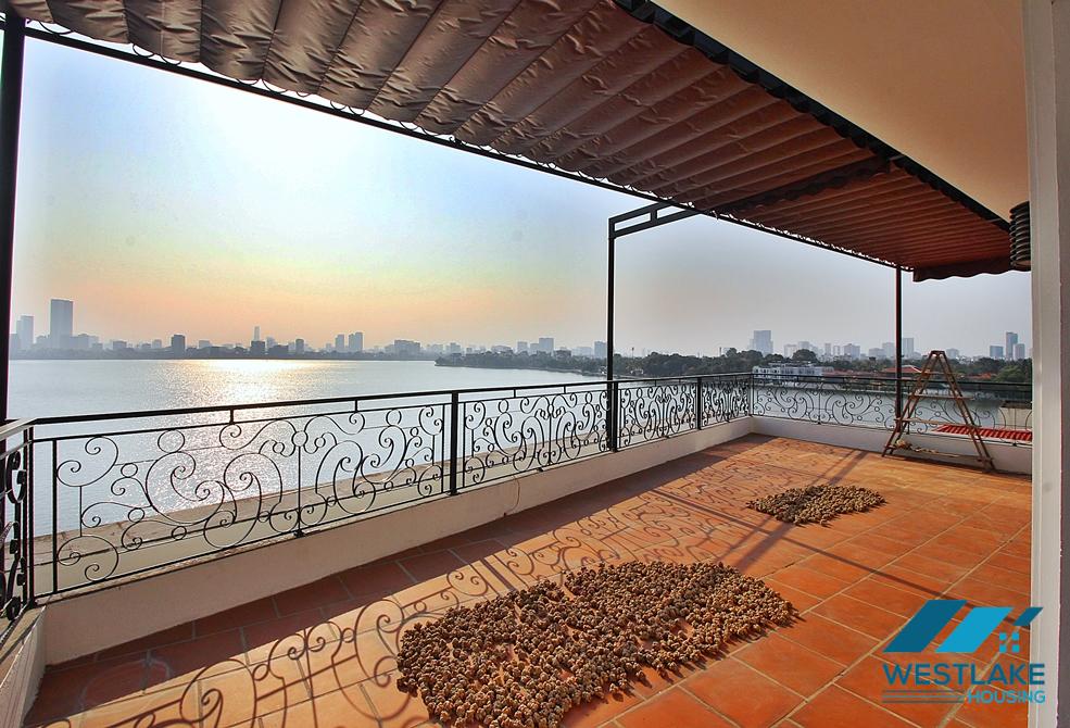 Lake view 2 bedrooms appartment with huge balcony for rent in Tu Hoa st, Tay Ho