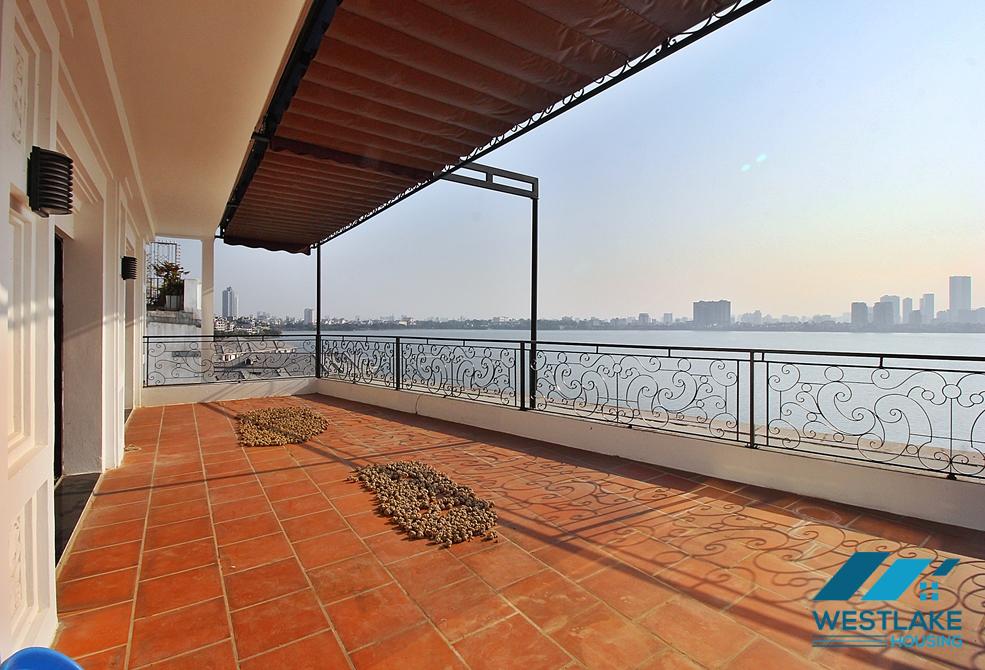 Lake view 2 bedrooms appartment with huge balcony for rent in Tu Hoa st, Tay Ho