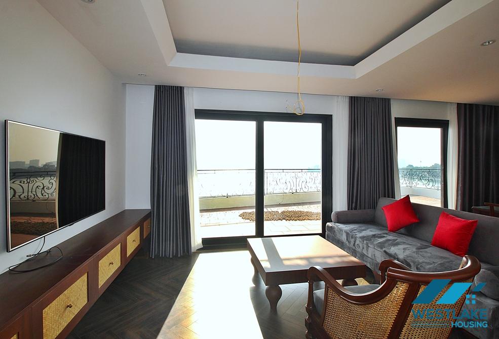 Lake view 2 bedrooms appartment with huge balcony for rent in Tu Hoa st, Tay Ho