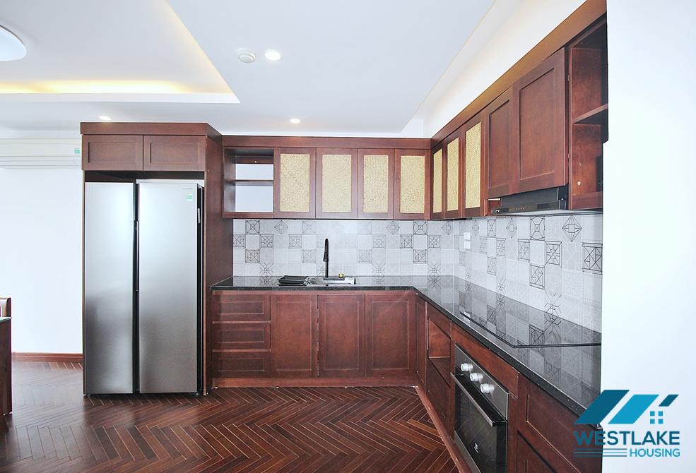 Lake view 3beds apartment for rent in Tu Hoa st, Tay Ho