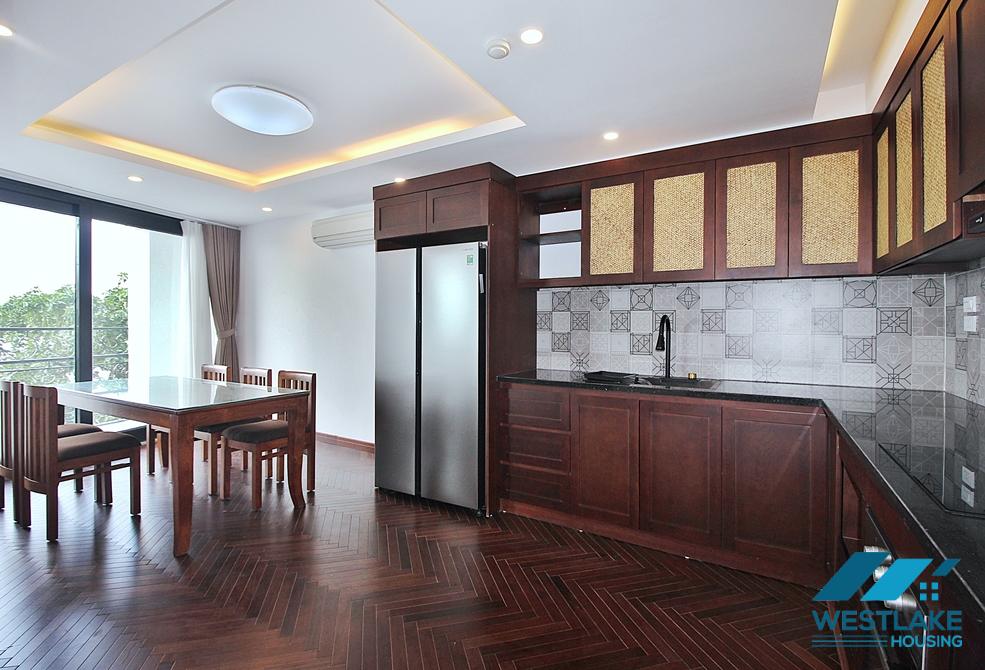 Lake view 3beds apartment for rent in Tu Hoa st, Tay Ho