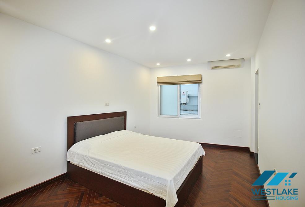 Lake view 3beds apartment for rent in Tu Hoa st, Tay Ho