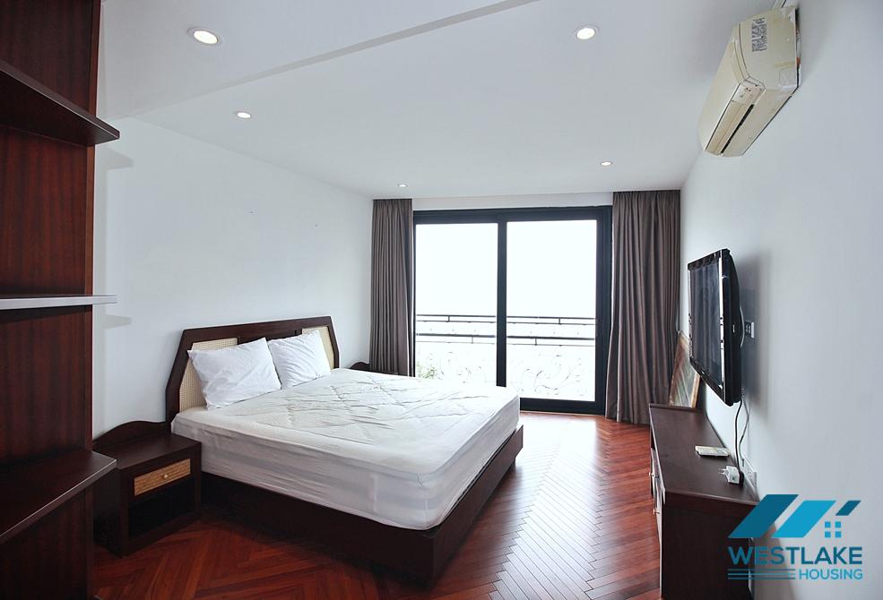 A lake view newly renovated 3 bedroom apartment for rent in Tu Hoa, Tay Ho