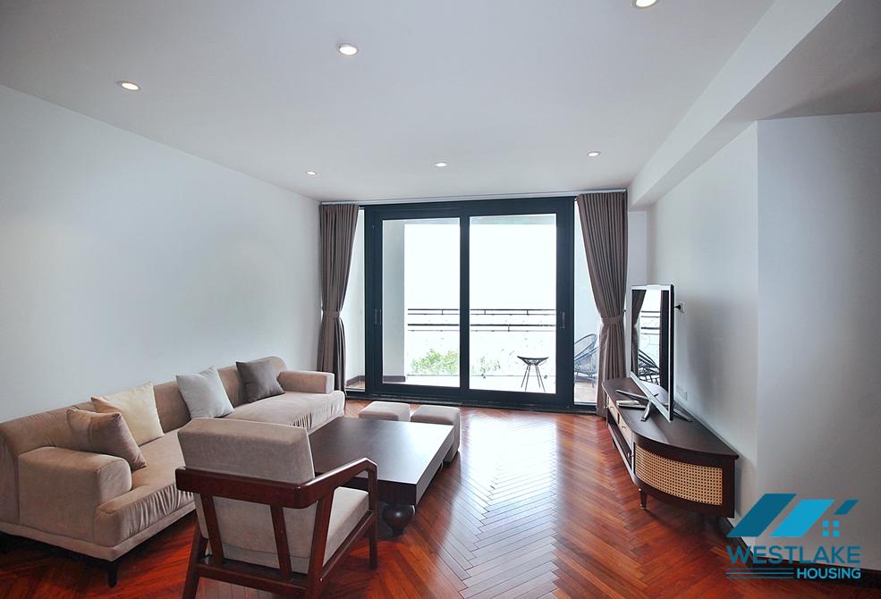 A lake view newly renovated 3 bedroom apartment for rent in Tu Hoa, Tay Ho