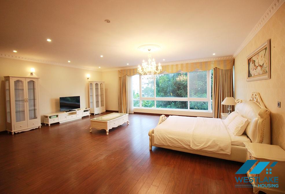 A massive high-end villa for rent in Ciputra, Tay Ho, Ha Noi