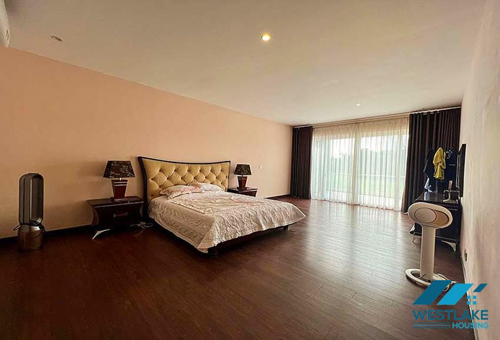 A grand, gorgeous villa for rent in Q Block, Ciputra