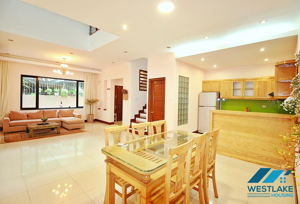 Four bedrooms house for rent in Tay Ho, Ha Noi